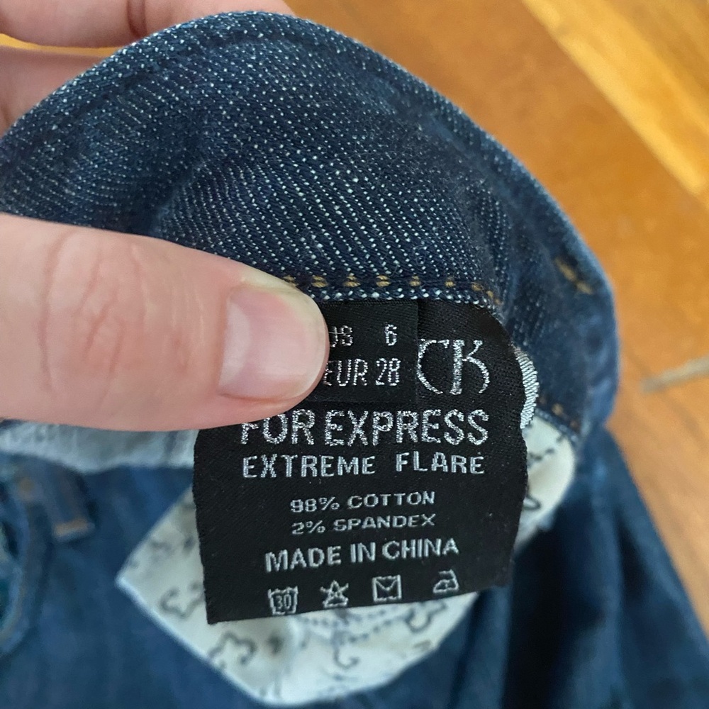 Express Low Rise Extreme Flare Jeans Size 6 - Picture 3 of 8